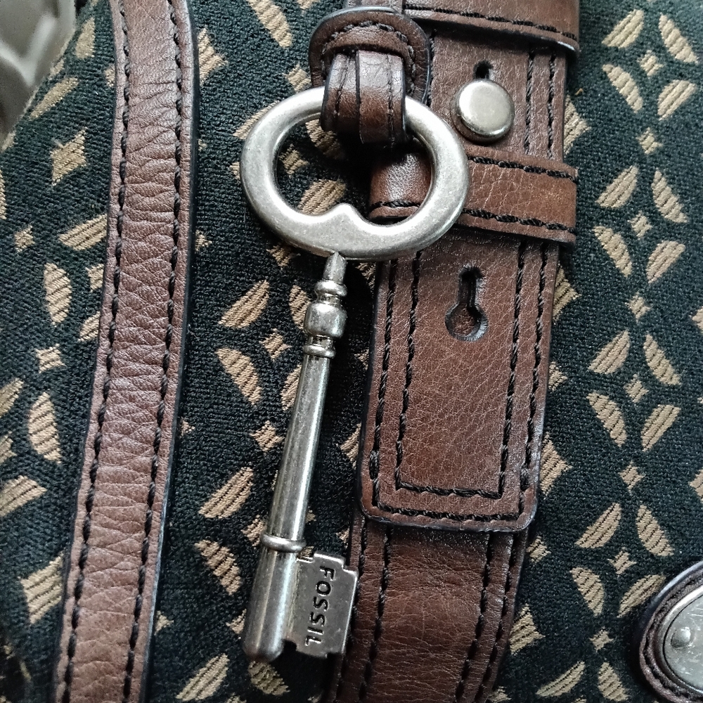 Fossil Maddox Signature Satchel - image 5